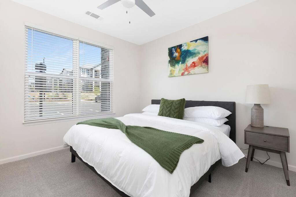 Stylish New Condo In Concord Esterno foto