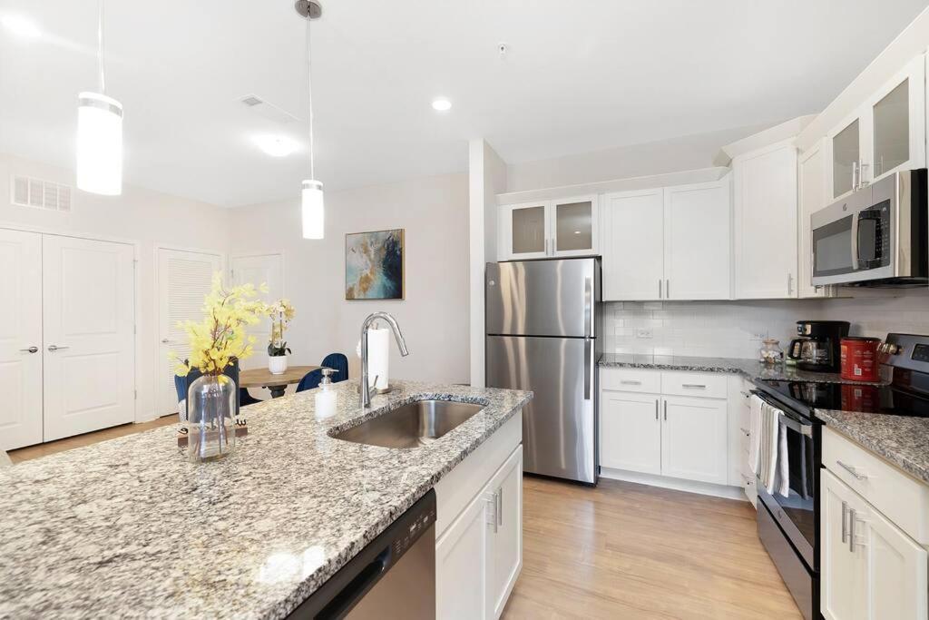 Stylish New Condo In Concord Esterno foto