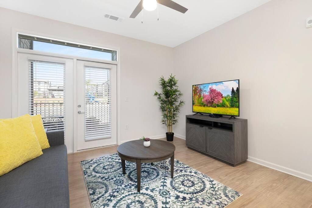 Stylish New Condo In Concord Esterno foto