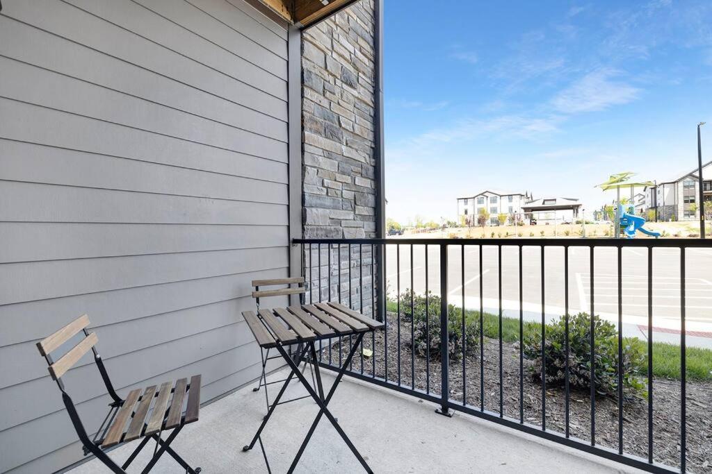 Stylish New Condo In Concord Esterno foto